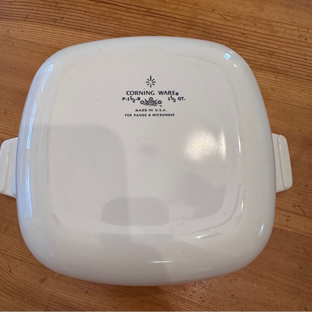 Vintage CorningWare dish 1 1/2 quart casserole dish from the "Blue Cornflower" - Picture 5 of 9